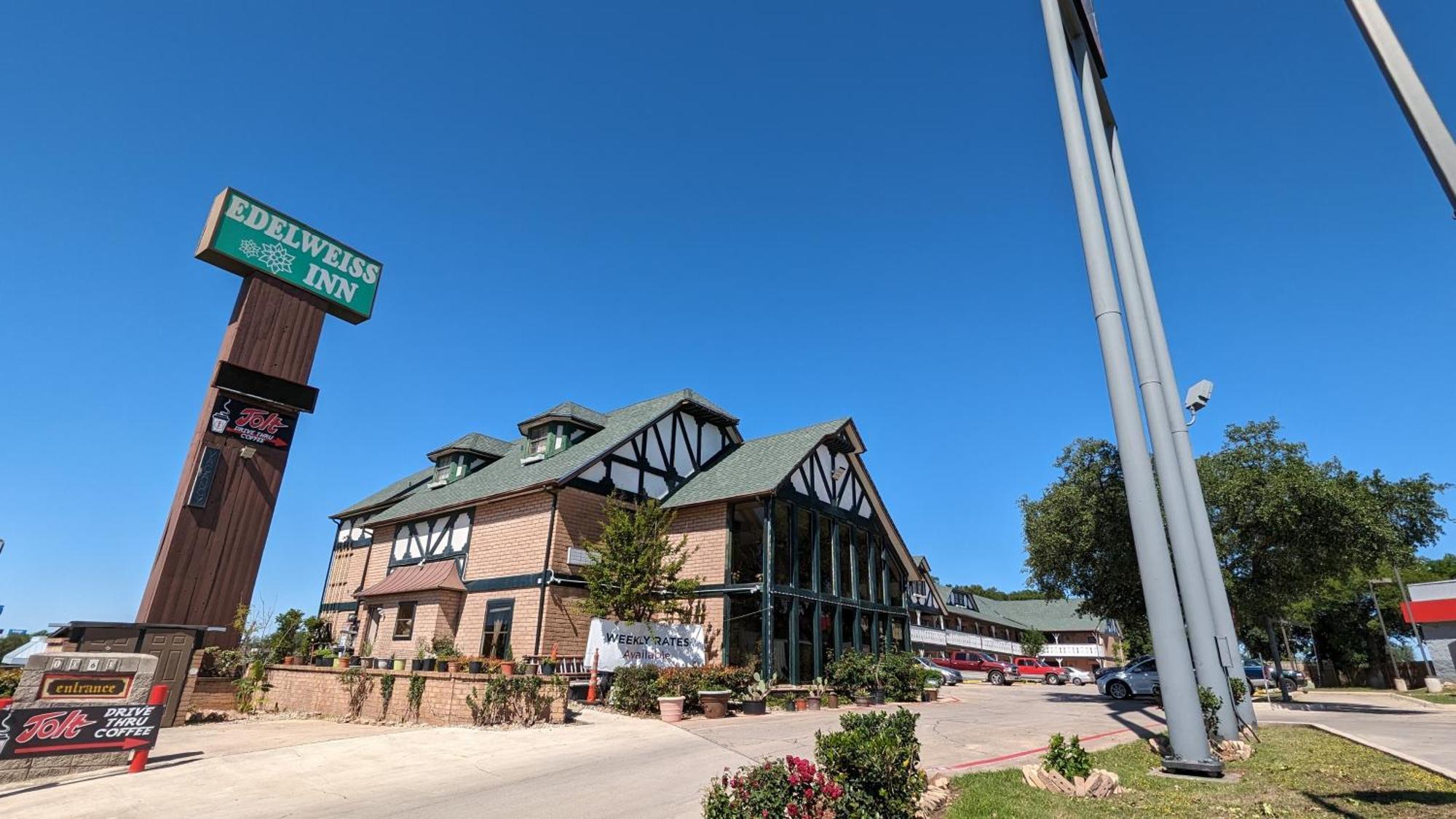 Edelweiss Inn Ню Браунфелс Екстериор снимка