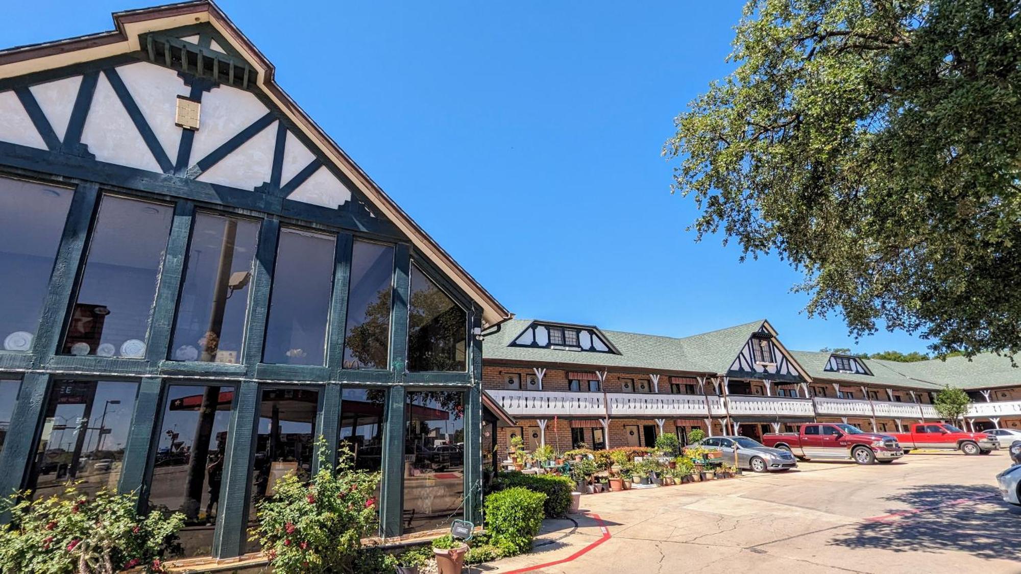 Edelweiss Inn Ню Браунфелс Екстериор снимка